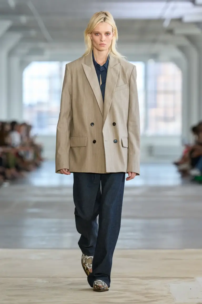 Tibi Celebrates 30 Years in Nashville With a Nod to Dolly Parton’s Unapologetic Spirit