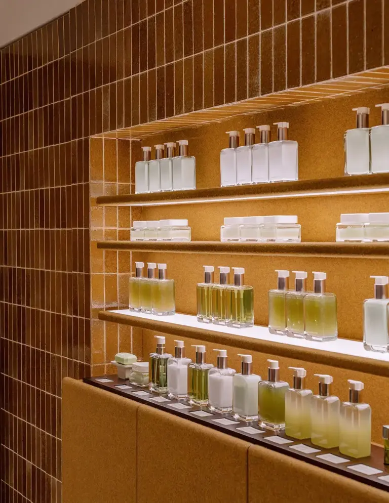 From Soy Sauce Legacy to Ceramic Sustainability: How Caroline Cheng’s Yi Design is Transforming Waste into Luxury Retail