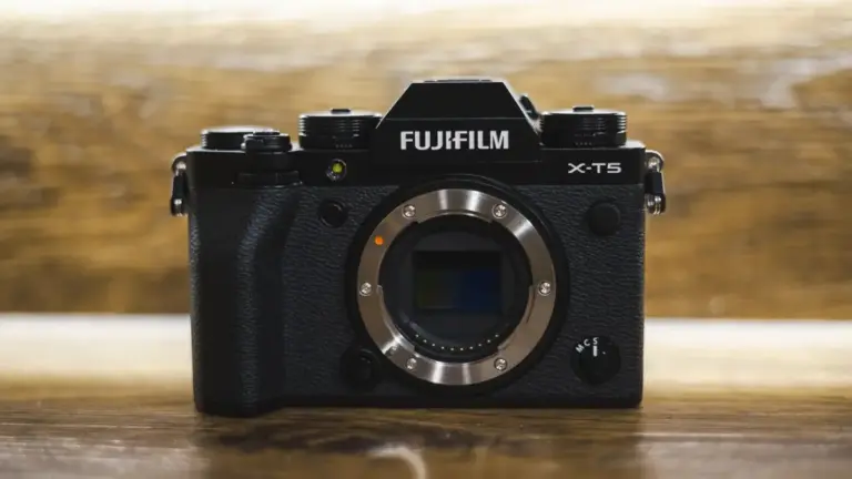 Fujifilm X-T5 and Kit Lens Bundle Receives Rare $200 Discount in the United States